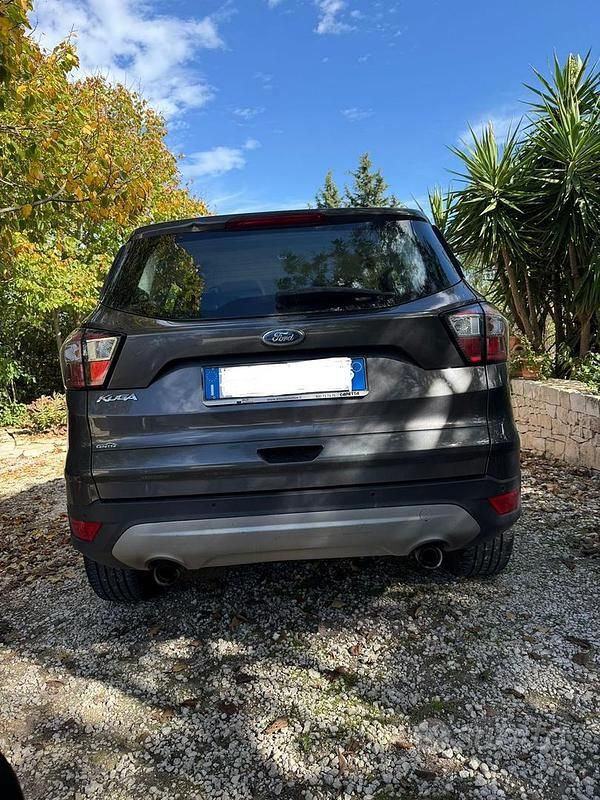 Usata Ford Kuga 120 CV (88 kW) 2017 SUV