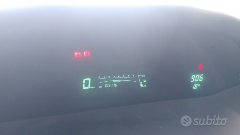 Usata Toyota Yaris 69 CV (50 kW) 2009 Rosso Utilitaria