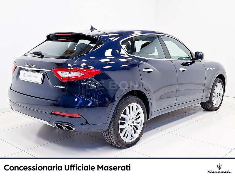 Usata Maserati Levante GranLusso 275 CV (202 kW) 2019 Blu nobile SUV