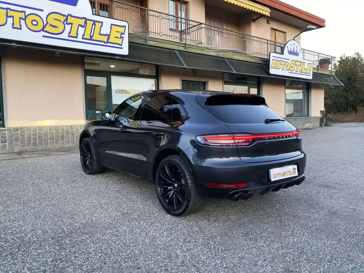 Usata Porsche Macan 245 CV (180 kW) 2019 Grigio vulcano SUV