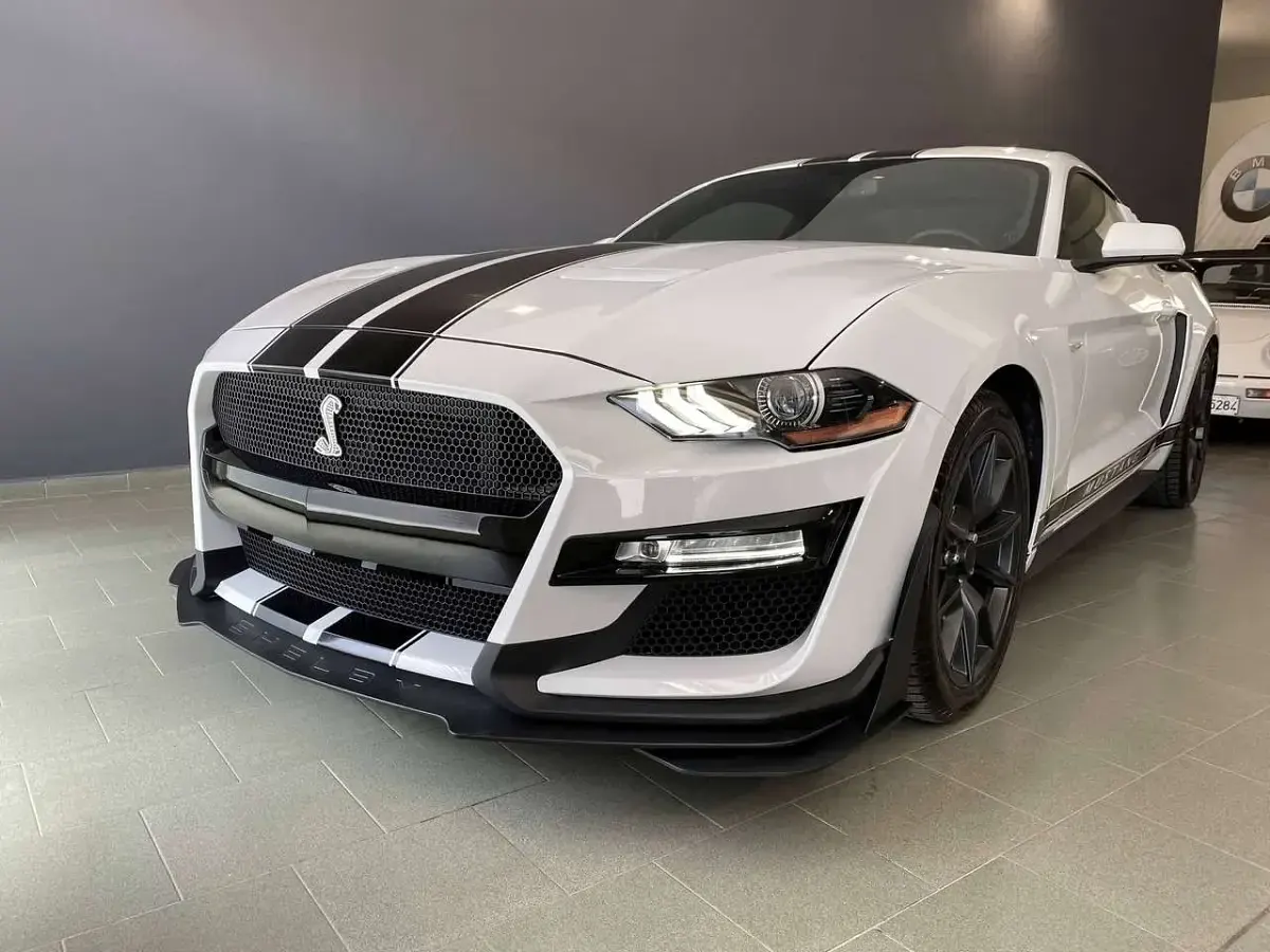 Usata Ford Mustang Fastback 317 CV (233 kW) 2019 Bianco Coupé
