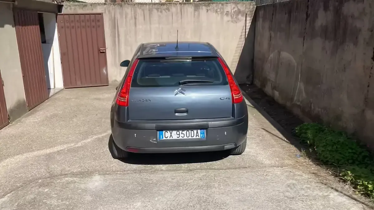 Usata Citroën C4 88 CV (64 kW) 2005 Grigio Berlina