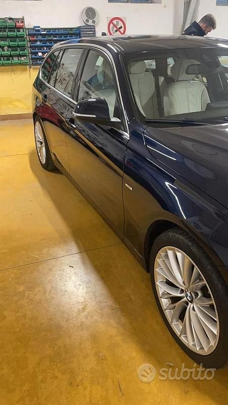 Usata BMW 325 Sport Line 2014 Blu Station wagon