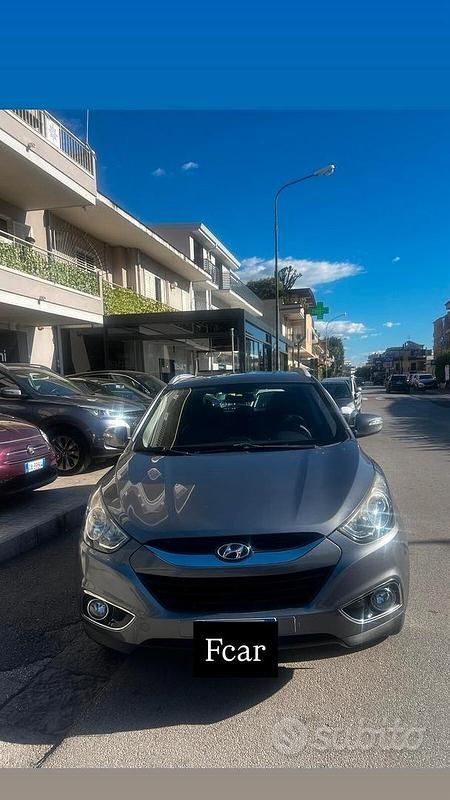 Grigio Usata 2012 Hyundai ix35 Comfort SUV | 4990 € (Ottimo prezzo) - Immagine 1/4