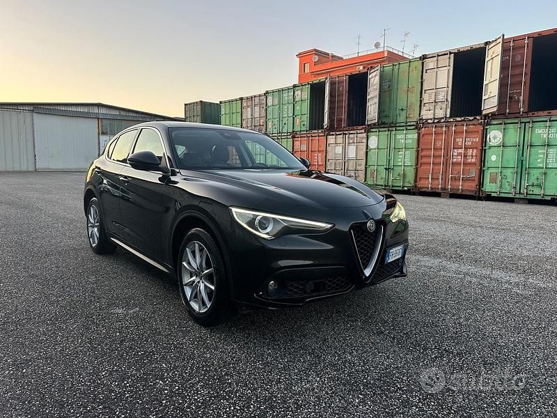 Usata Alfa Romeo Stelvio Executive 210 CV (154 kW) 2018 Nero SUV
