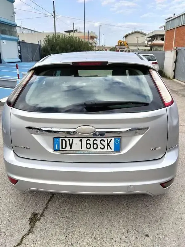 Brugt Ford Focus Titanium 109 HK (80 kW) 2009 Sedan