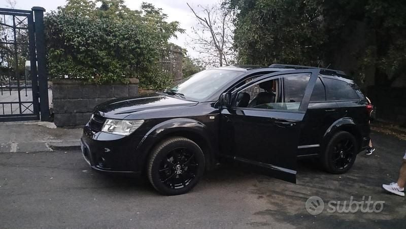Usata Fiat Freemont 170 CV (125 kW) 2012 Nero SUV
