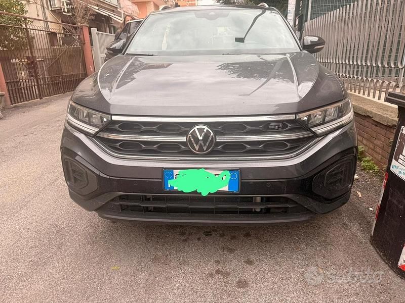 Usata VW T-Roc R-line 116 CV (85 kW) 2022 Grigio SUV