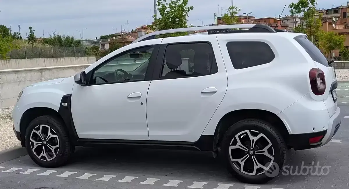 Usata Dacia Duster Prestige 101 CV (74 kW) 2020 Bianco SUV