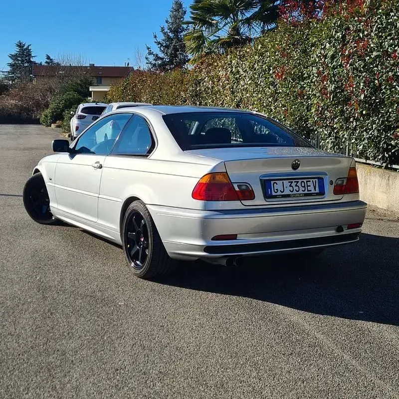 Usata BMW 318 143 CV (105 kW) 2002 Coupé
