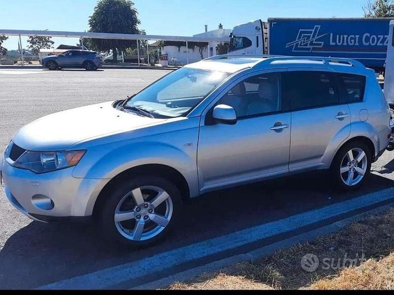 Usata Mitsubishi Outlander 140 CV (102 kW) 2007 Grigio SUV