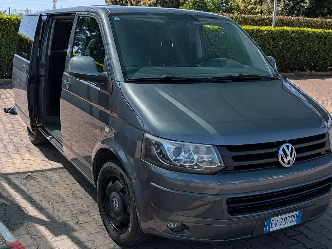 Usata VW Caravelle 179 CV (131 kW) 2014 Furgone