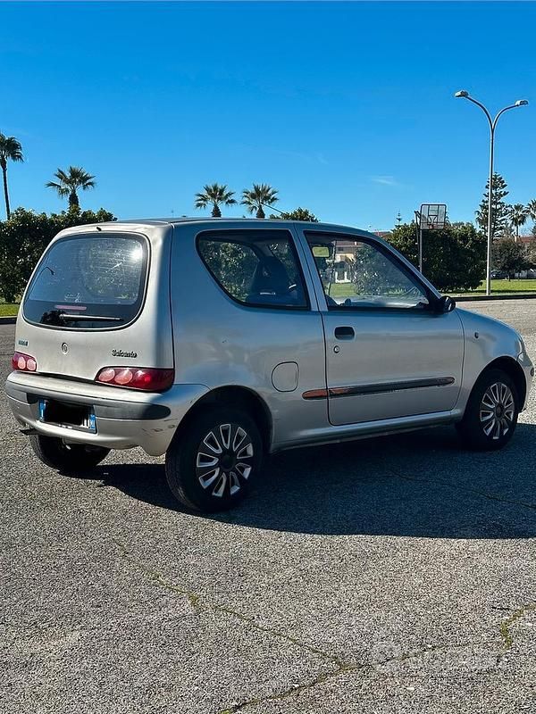 Usata Fiat 600 54 CV (39 kW) 2000 Grigio Berlina