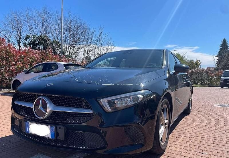 Usata Mercedes A180 Business 116 CV (85 kW) 2019 Nero Berlina