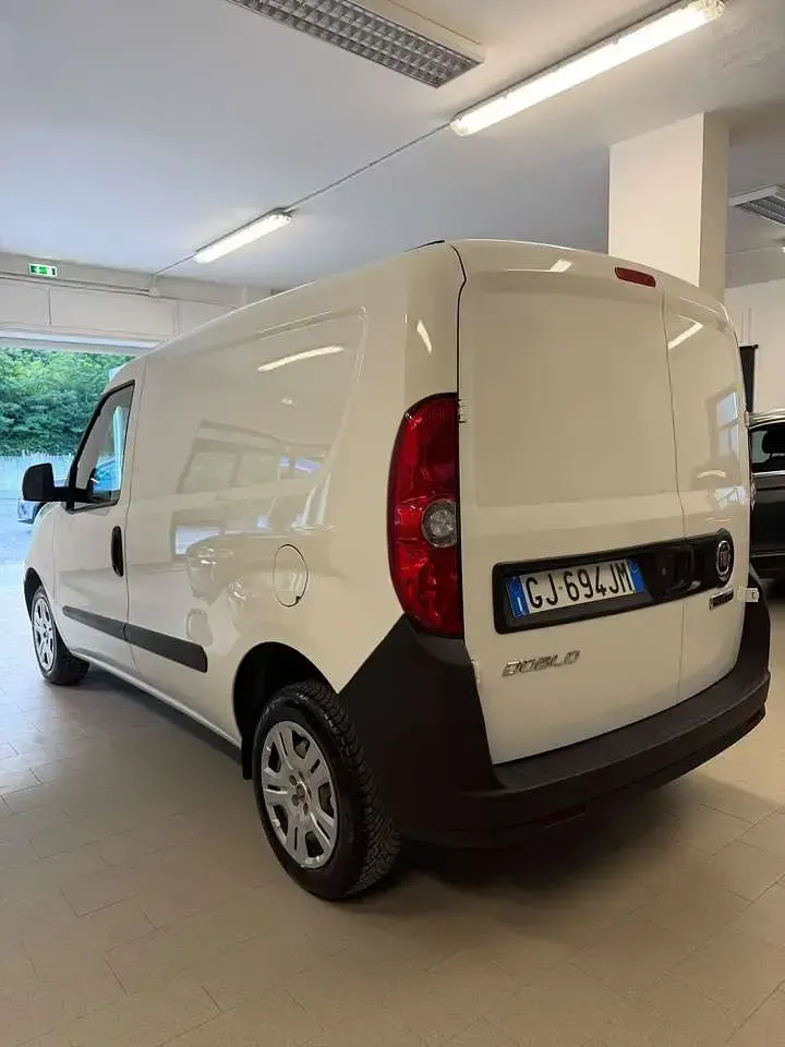 Usata Fiat Doblò Lounge 95 CV (69 kW) 2022 Other Monovolume