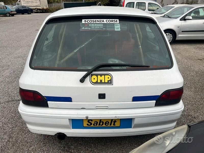 Bianco Usata 1993 Renault Clio Tre volumi | 6500 € - Immagine 1/4