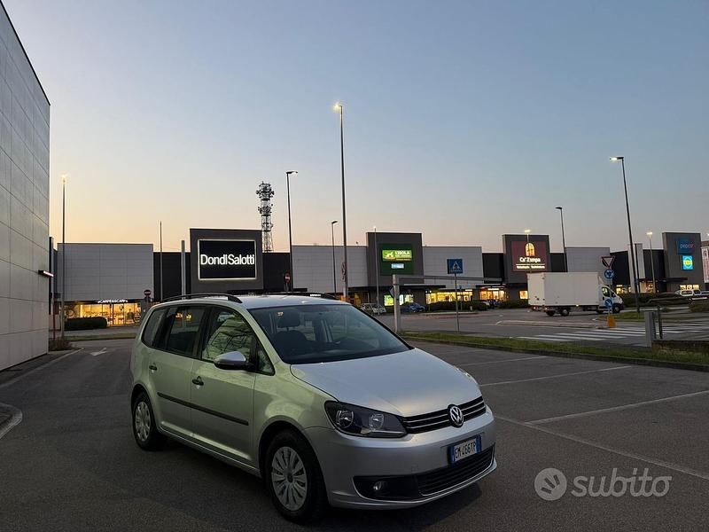 Usata VW Touran Comfortline 104 CV (76 kW) 2012 Grigio Monovolume