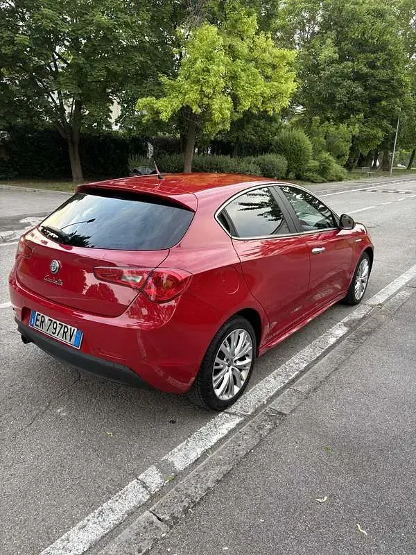 Usata Alfa Romeo Giulietta Exclusive 105 CV (77 kW) 2013 Utilitaria