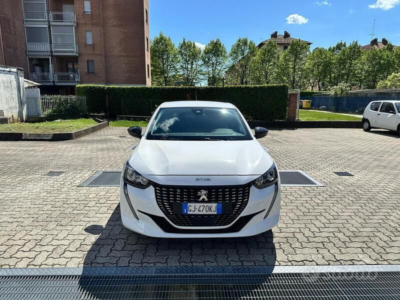 Usata Peugeot 208 Allure 82 CV (60 kW) 2022 Bianco Utilitaria