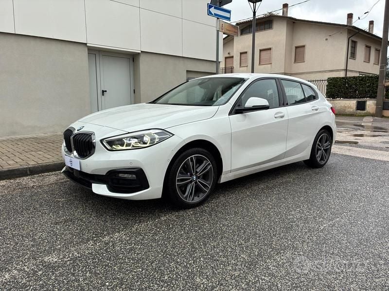 Usata BMW 116 Sport Line 116 CV (85 kW) 2020 Bianco Utilitaria