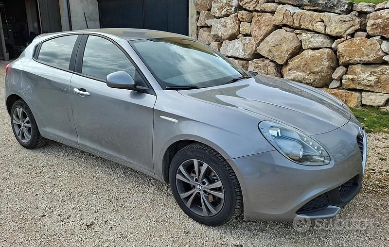 Usata Alfa Romeo Giulietta 120 CV (88 kW) 2017 Grigio Utilitaria
