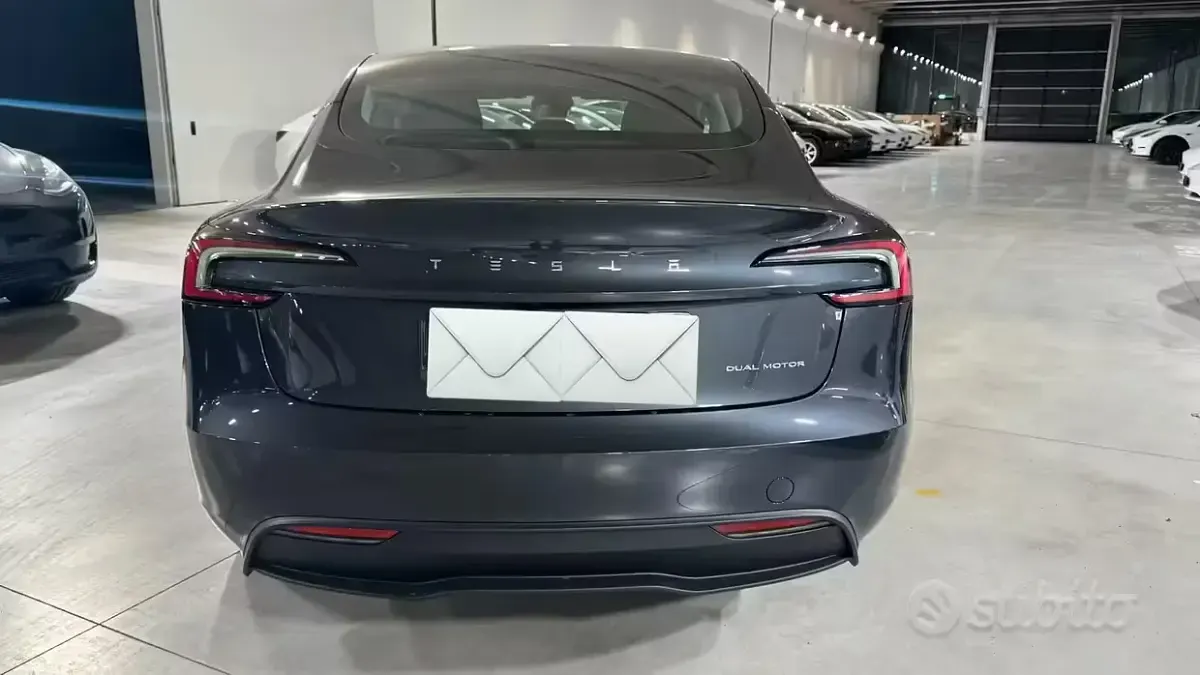 Usata Tesla Model 3 Long Range AWD 152 kW (208 CV) 2024 Grigio Berlina