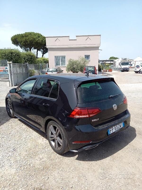 Usata 2018 VW Golf VII R-line Tre volumi | 18.000 € (Buon prezzo) - Immagine 1/4