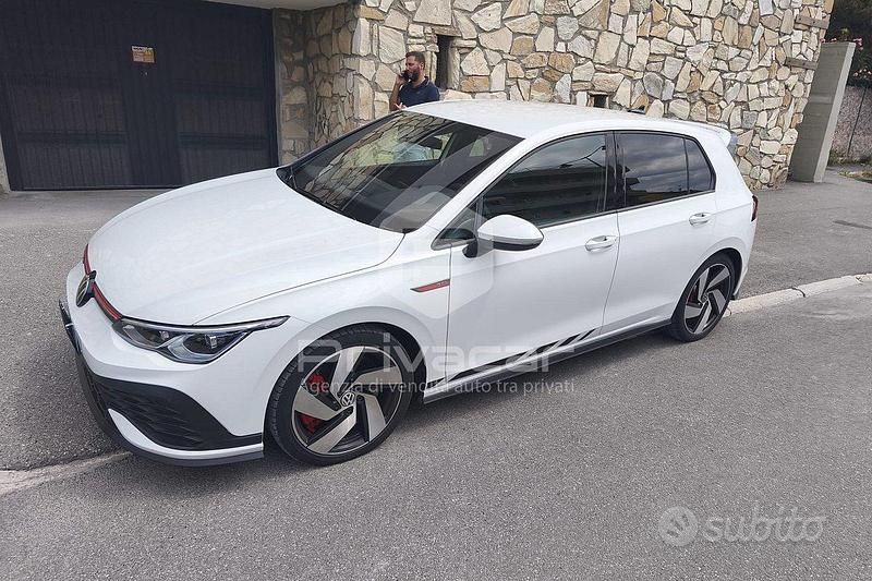 Bianco Usata 2022 VW Golf VIII GTI Due volumi | 31.990 € (Buon prezzo) - Immagine 1/4