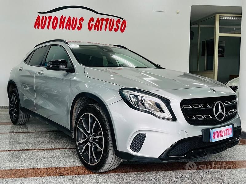 Usata Mercedes GLA200 136 CV (100 kW) 2018 Grigio SUV