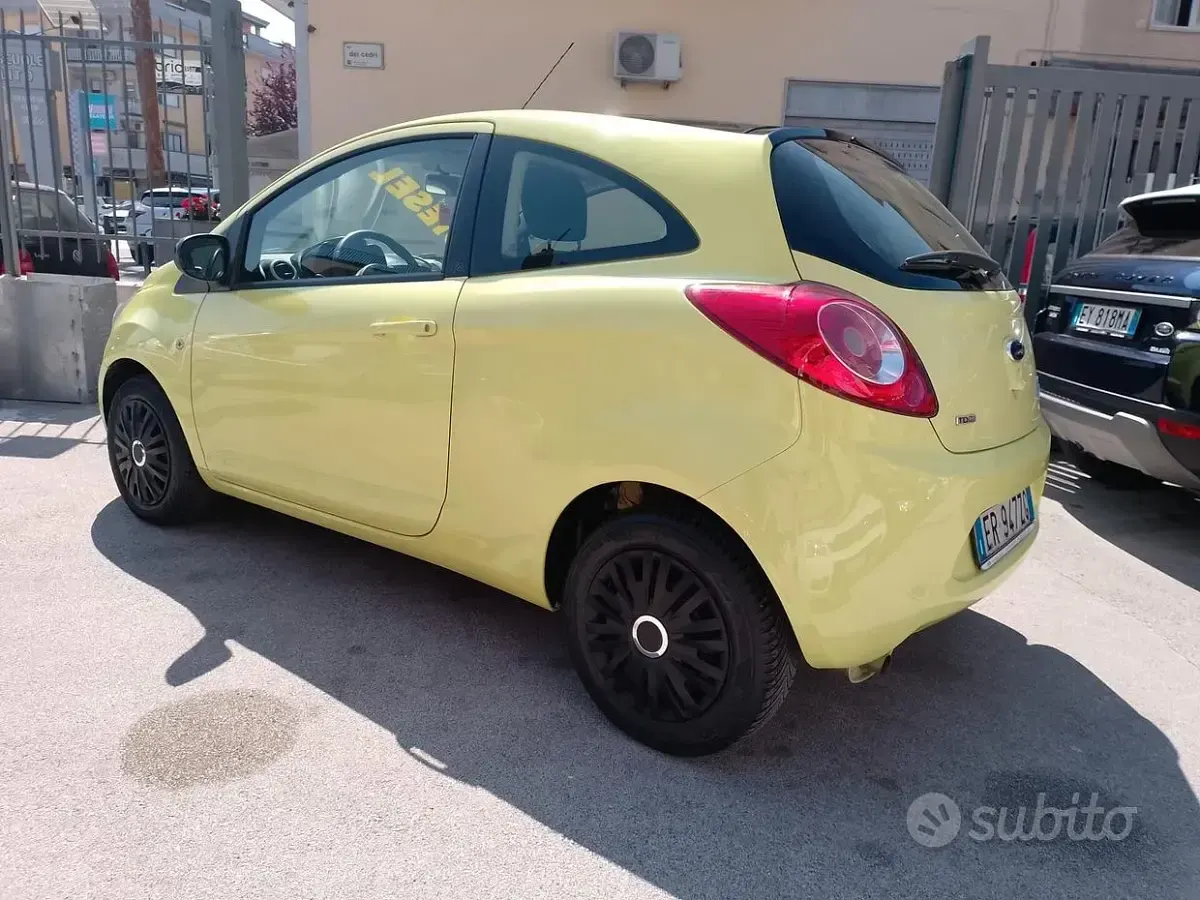 Usata Ford Ka 75 CV (55 kW) 2013 Verde Utilitaria