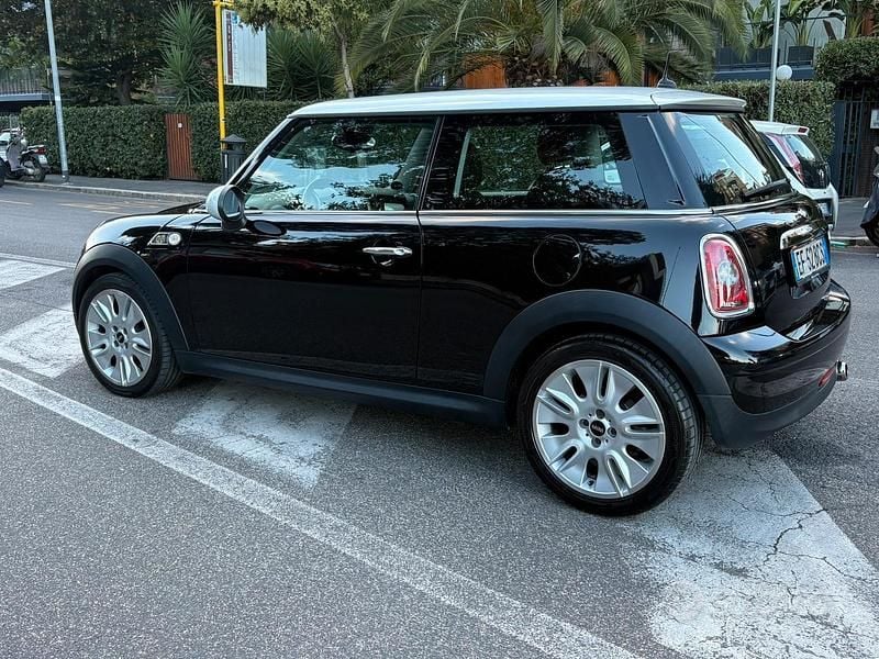 Usata Mini Cooper D 109 CV (80 kW) 2010 Nero Utilitaria