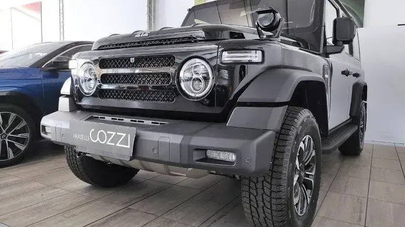 Nuova EMC 212 217 CV (159 kW) 2026 Nero SUV