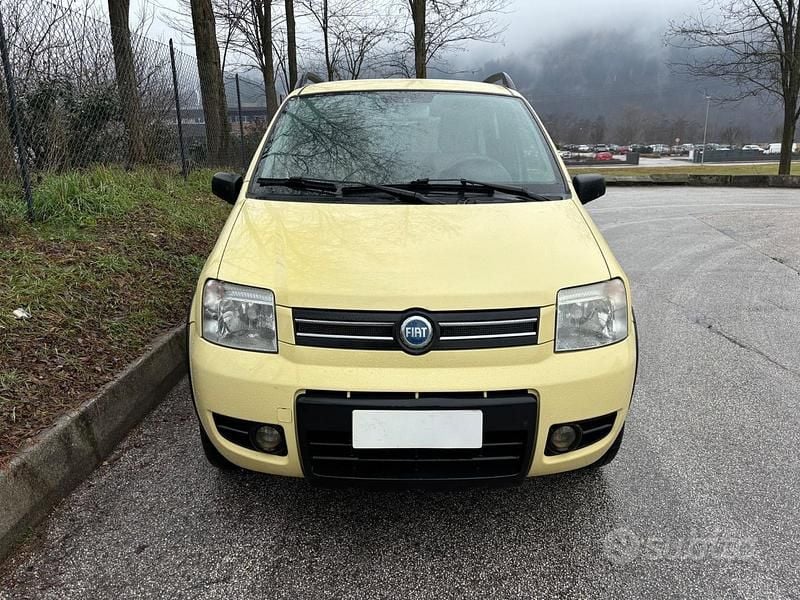 Usata Fiat Panda 4x4 Climbing 60 CV (44 kW) 2007 Giallo Utilitaria
