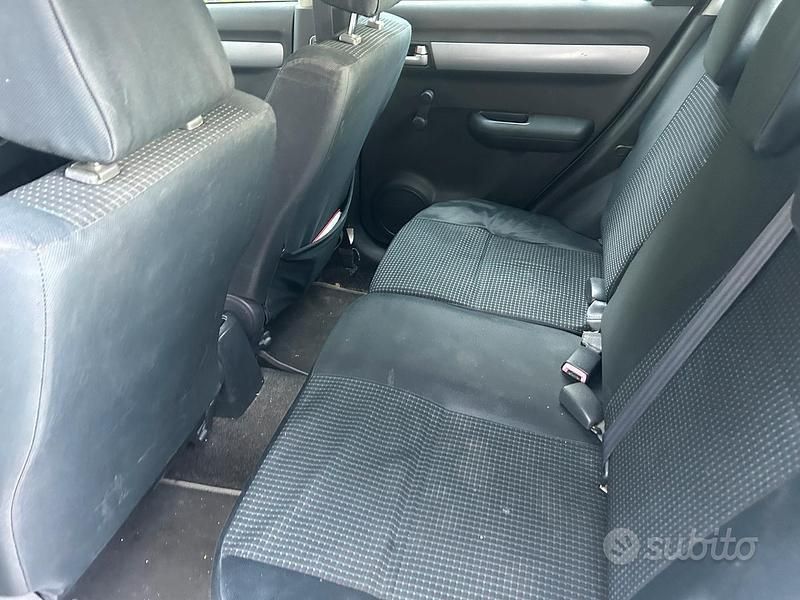 Second-hand Suzuki Swift 92 CP (67 kW) 2005 Gri Hatchback