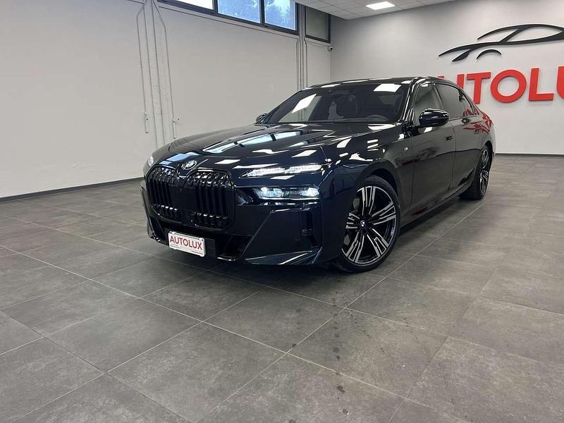 Blu/azzurro Usata 2023 BMW 740 M Sport Tre volumi | 79.900 € (Ottimo prezzo) - Immagine 1/4
