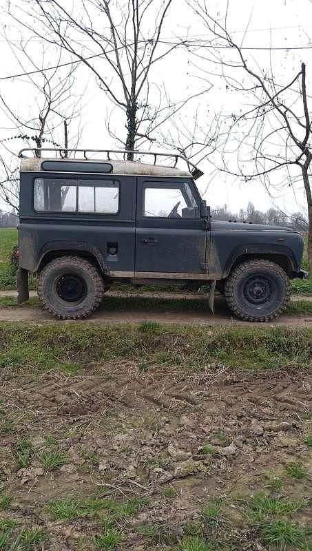 Usata Land Rover Defender 90 CV (66 kW) 1994 SUV