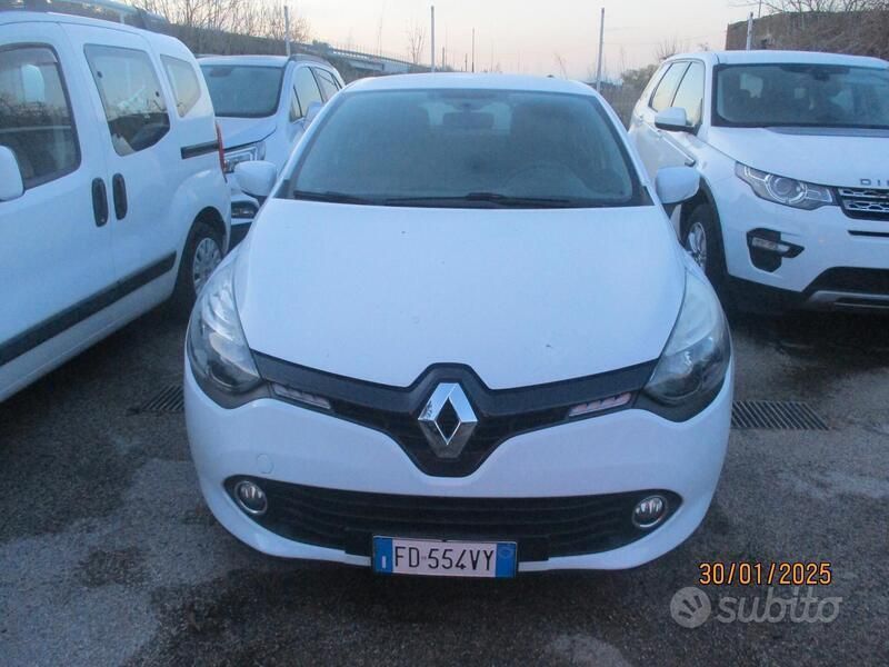 Bianco Usata 2016 Renault Clio IV Zen Due volumi | 7500 € (Ottimo prezzo) - Immagine 1/4