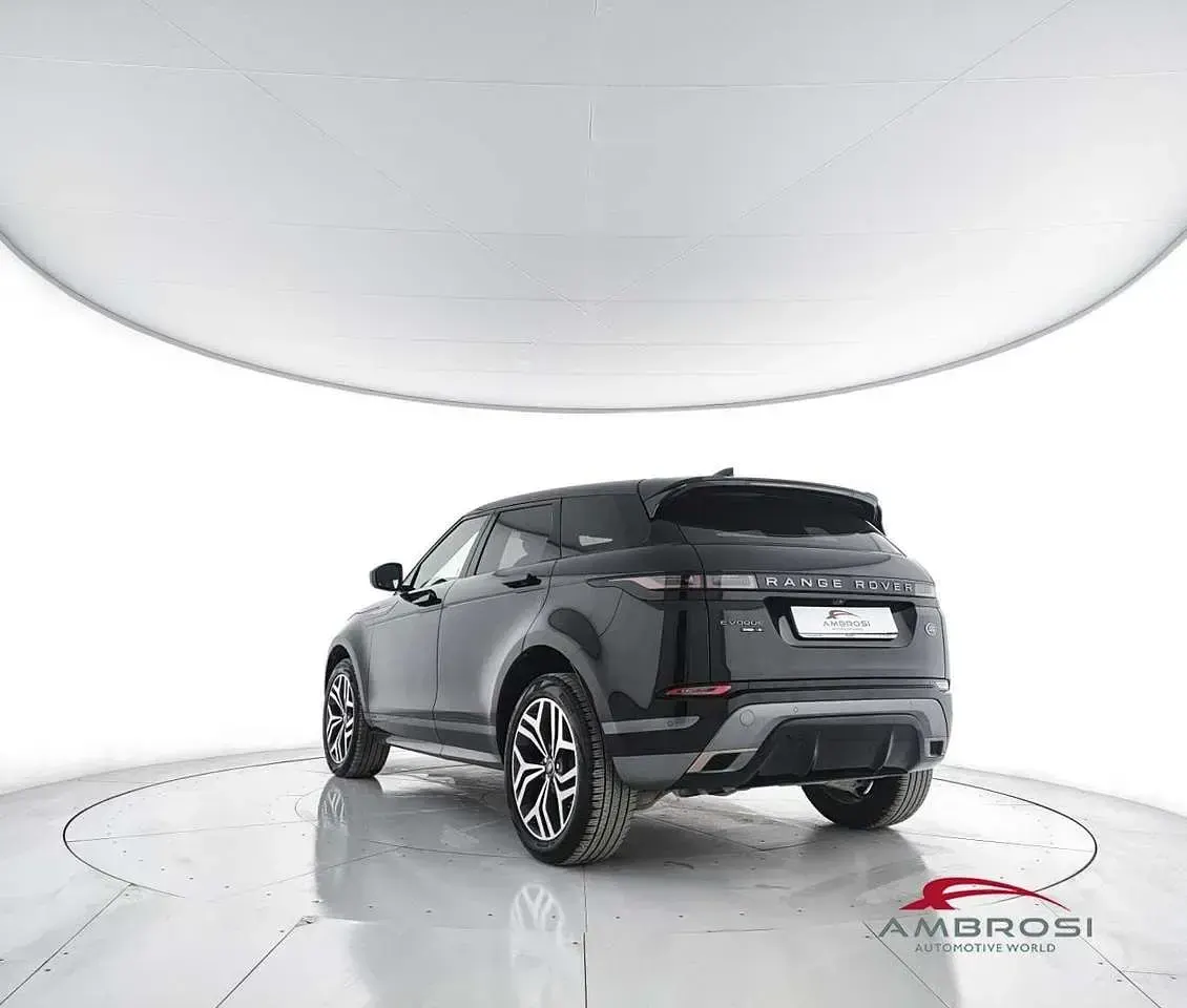 Käytetty Land Rover Range Rover evoque R-Dynamic 150 HP (110 kW) 2021 Musta Katumaasturi