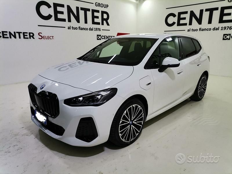 Begagnad BMW 225 Active Tourer Efficient Dynamics 245 HK (180 kW) 2022 Vit Minibuss