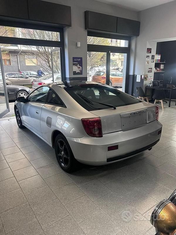 Usata Toyota Celica 143 CV (105 kW) 2003 Grigio Coupé