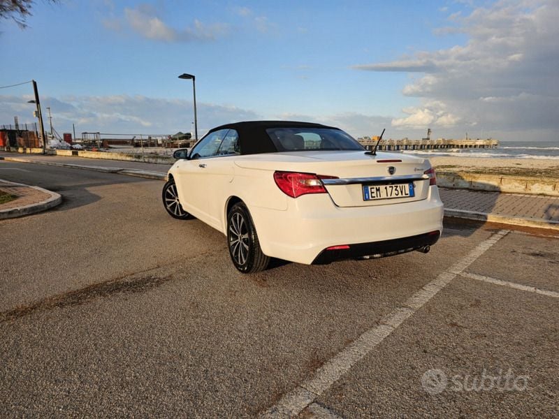 Bianco Usata 2012 Lancia Flavia Cabrio | 16.000 € - Immagine 1/4