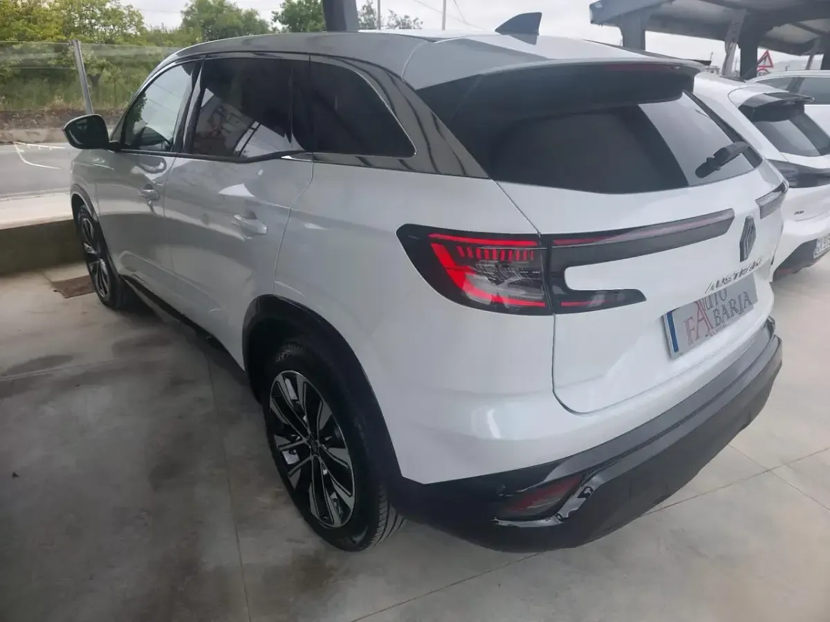 Usata Renault Austral Techno Esprit Alpine 157 CV (115 kW) 2025 Bianco SUV