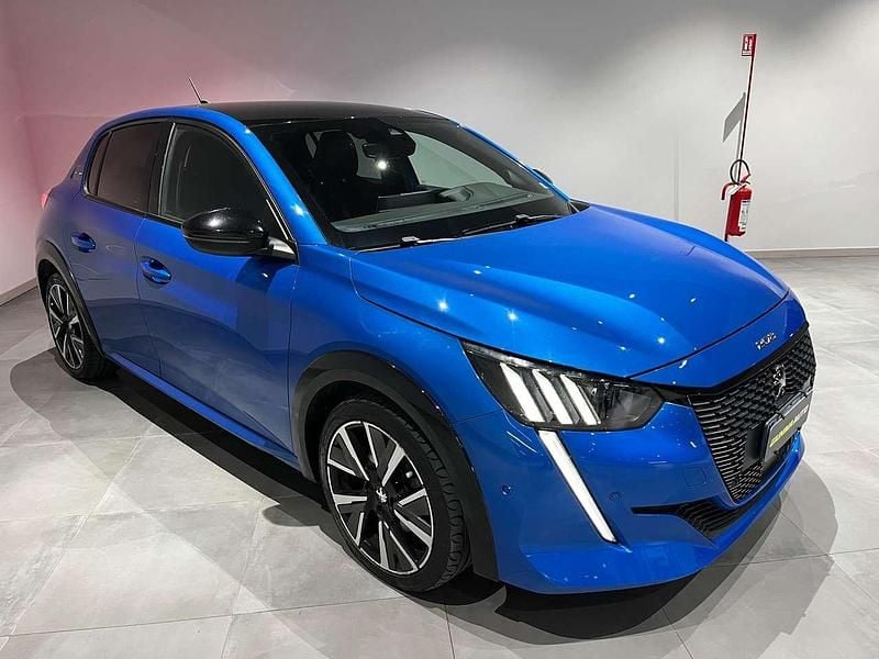 Usata Peugeot 208 GT-line 101 CV (74 kW) 2020 Blu Utilitaria