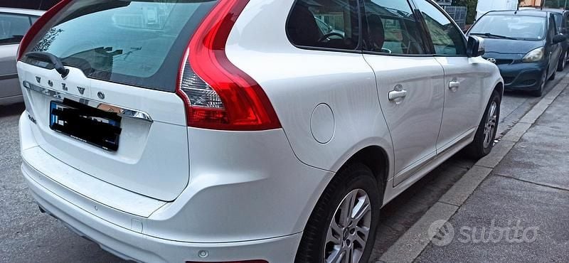 Usata Volvo XC60 Business Edition 150 CV (110 kW) 2016 Bianco SUV