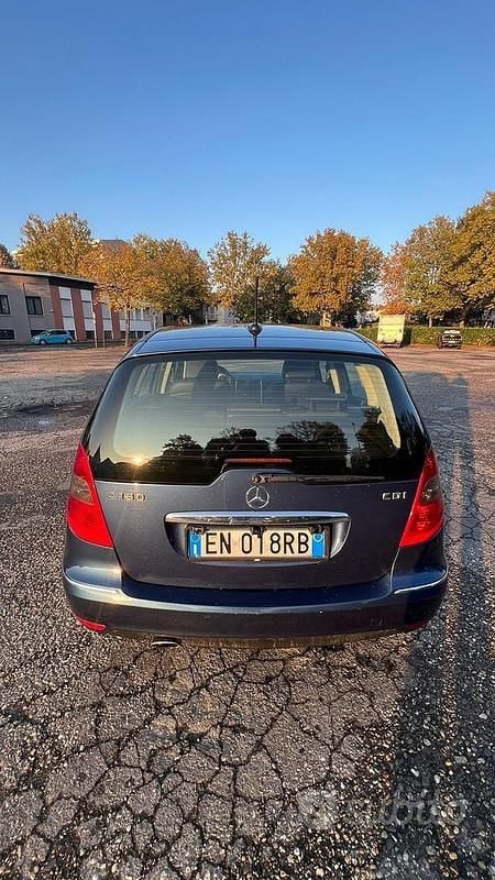 Usata Mercedes 180 Edition 109 CV (80 kW) 2012 Blu Berlina