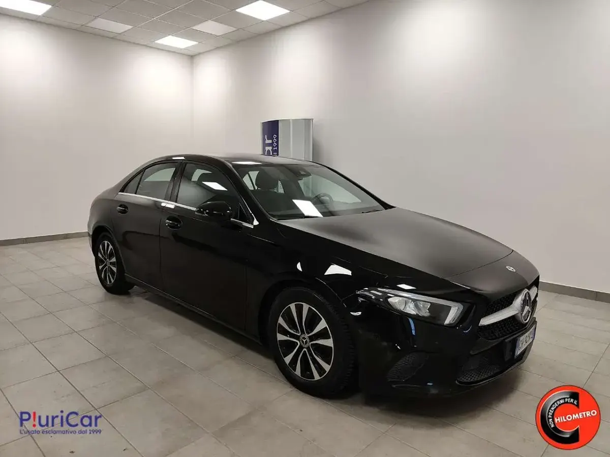 Usata Mercedes A180 116 CV (85 kW) 2022 Nero Berlina