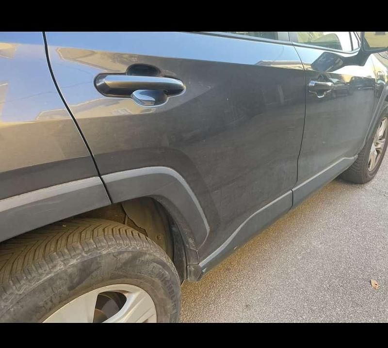 Usata Toyota RAV4 Hybrid Style 178 CV (130 kW) 2019 Grigio SUV