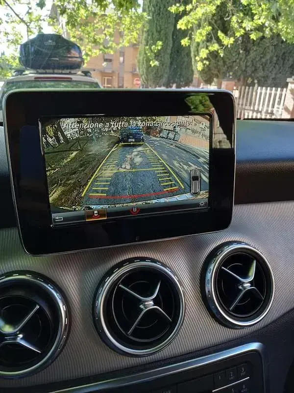 Usata Mercedes GLA180 Business 109 CV (80 kW) 2016 Grigio SUV