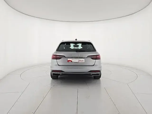 Usata Audi A4 Advanced Plus 163 CV (119 kW) 2024 Argento floret metallizzato Station wagon