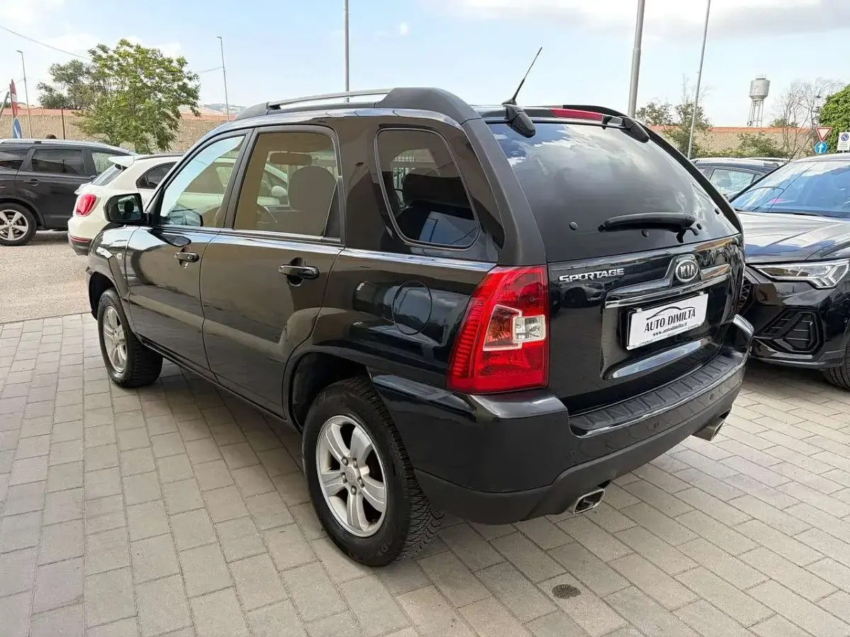 Usata Kia Sportage Active 137 CV (100 kW) 2008 Nero SUV